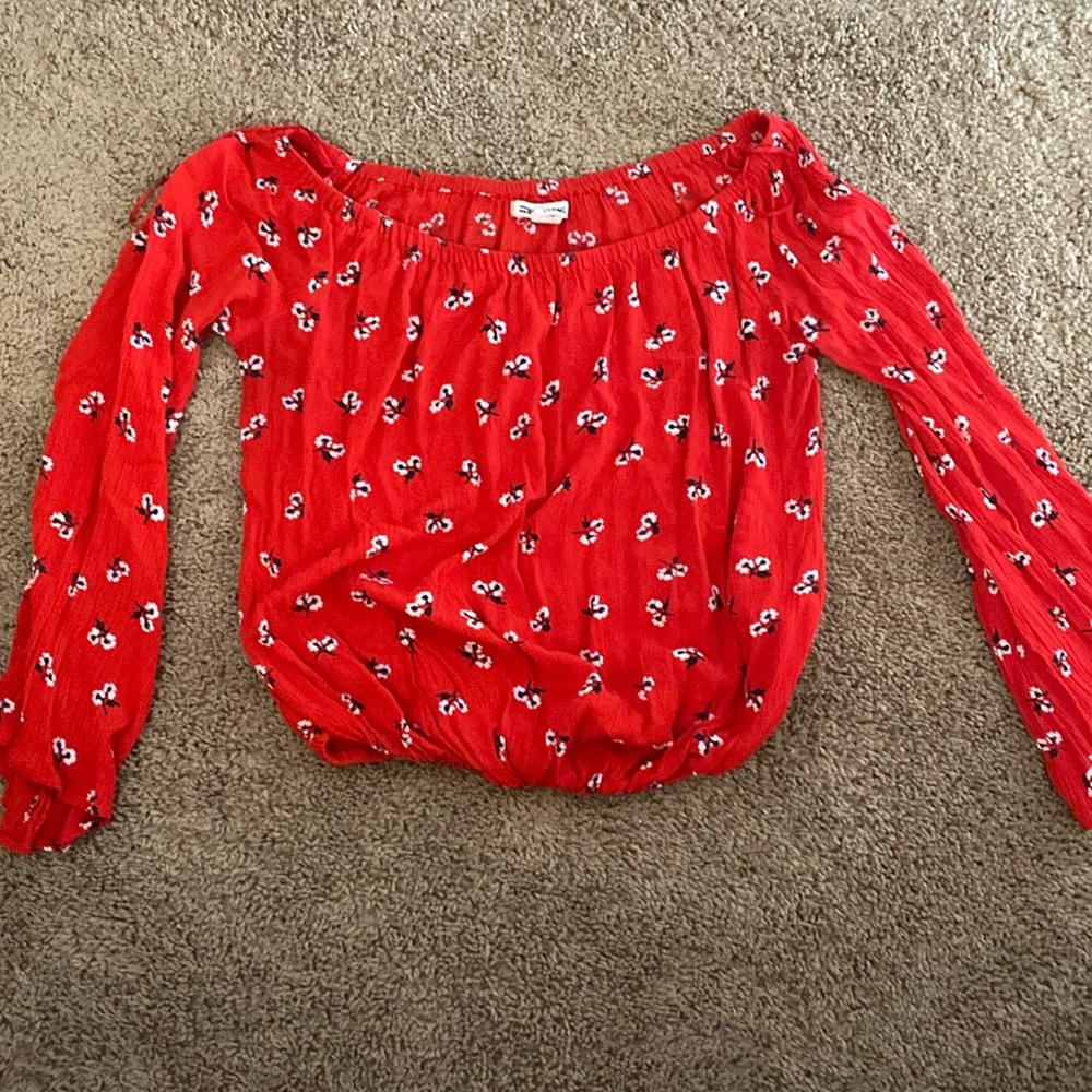 Billabong red shirt. Size M.